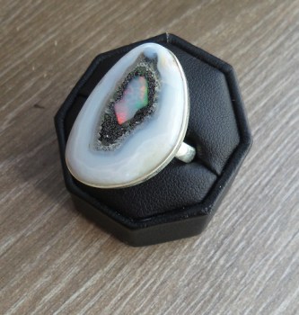Zilveren ring gezet met Ethiopische Opaal ring maat 18.7 mm